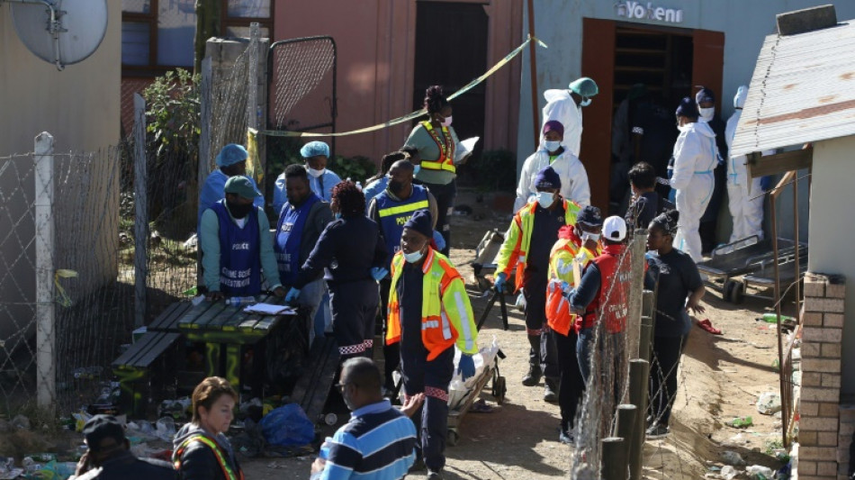 Afrique du Sud: recherche d'indices après la mort de 21 jeunes dans un bar informel