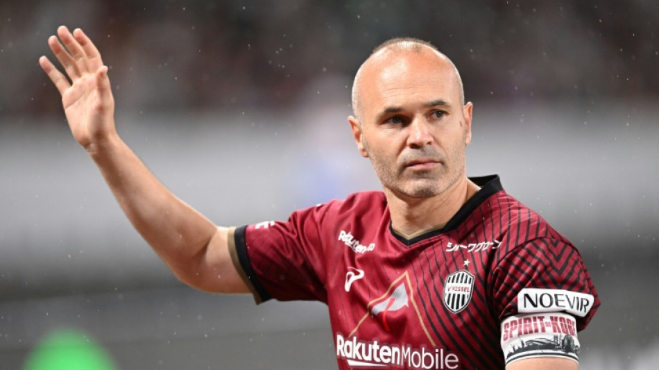 Barcelona vence Vissel Kobe em jogo de despedida de Iniesta