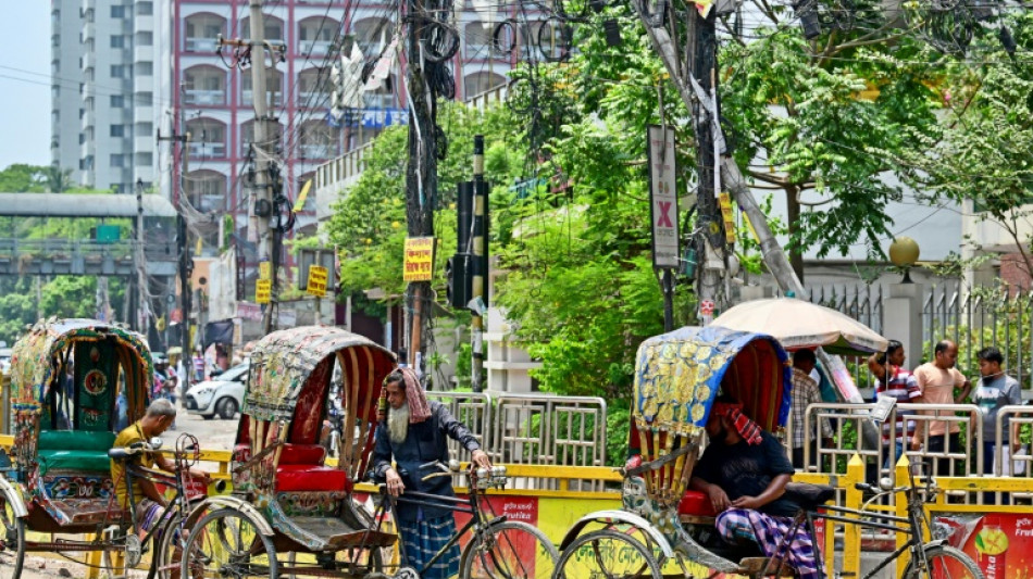 Bangladesh children sweat at home as heatwave shuts schools