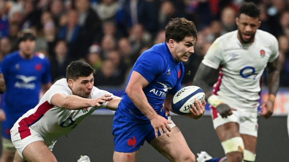 Rugby: la France bat l'Angleterre 25-13 et réalise son dixième Grand Chelem dans le Tournoi 