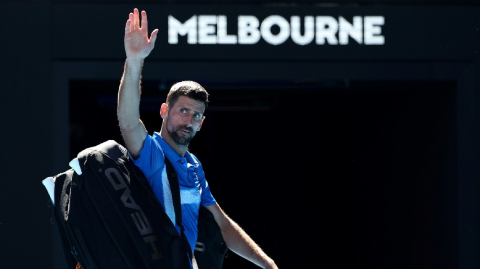 Djokovic abandona por lesão e Zverev vai à final do Aberto da Austrália