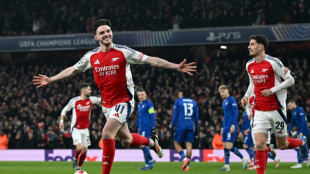 Arsenal vence Dínamo de Zagreb (3-0) e encaminha vaga nas oitavas da Champions