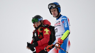 Ski: grosse chute de Clément Noël lors du géant de Val d'Isère