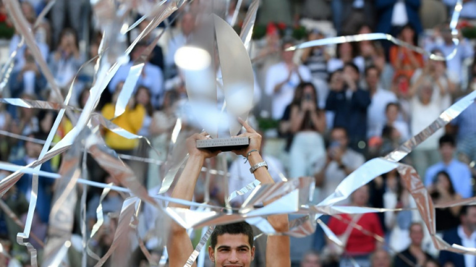 Alcaraz destrona a Zverev en Madrid