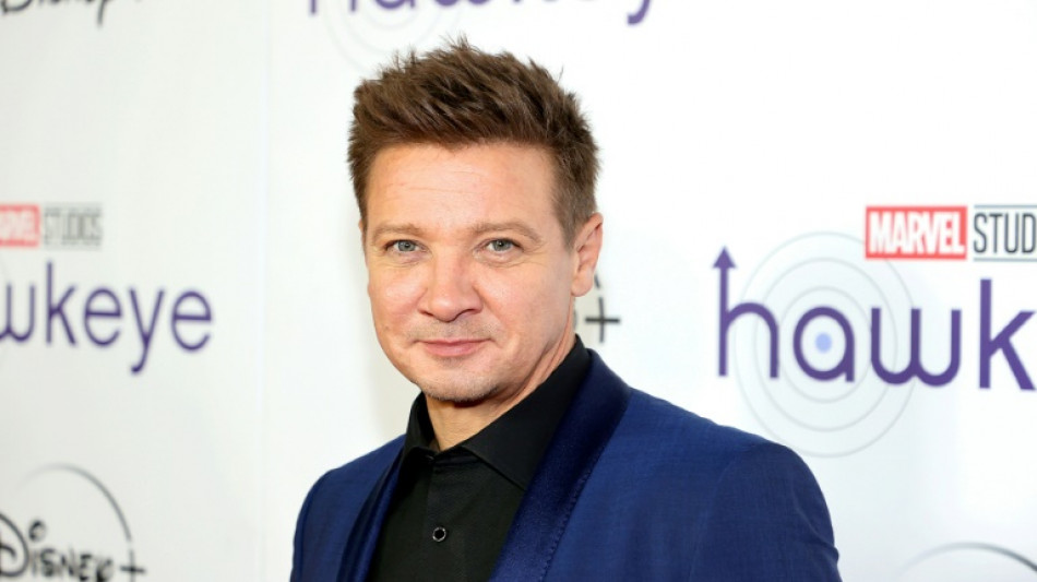 L'acteur Marvel Jeremy Renner "amoché" après son accident