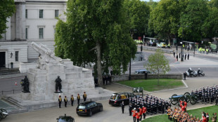 Sarg der Queen auf dem Weg zu ihrer letzten Ruhestätte auf Schloss Windsor