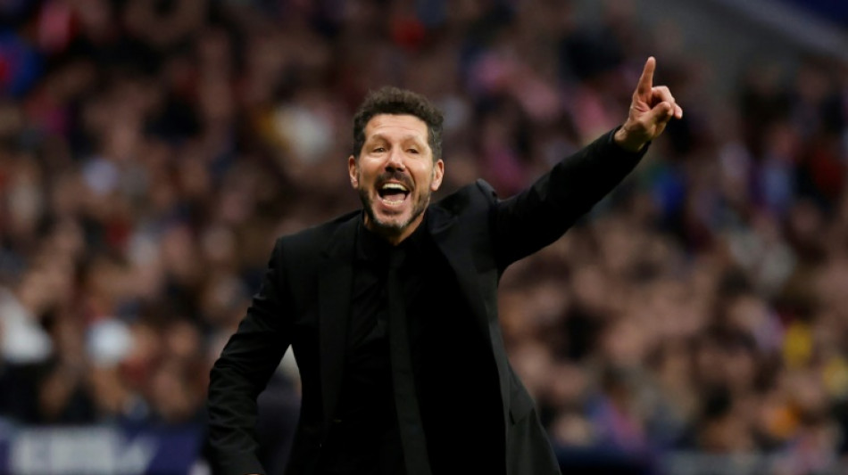 Simeone cita regulamento ao comentar casos de Dani Olmo e Pau Víctor, do Barça