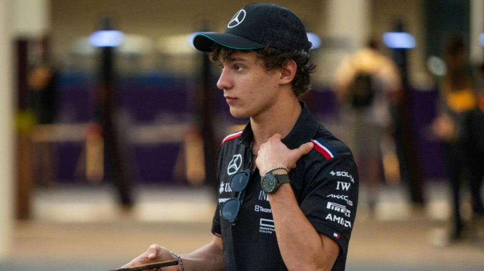 Italiano de 18 anos da Mercedes tira carteira de motorista antes de estrear na F1