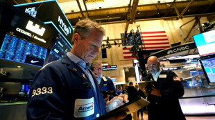 Wall Street ouvre en baisse, marque une pause après l'inflation