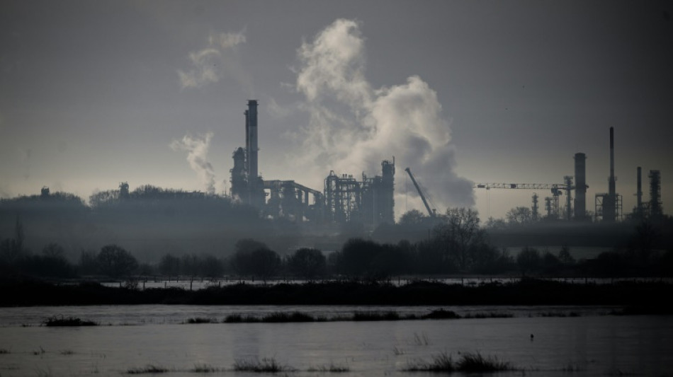 Pollution dans la Loire après une fuite de pétrole chez Total à Donges