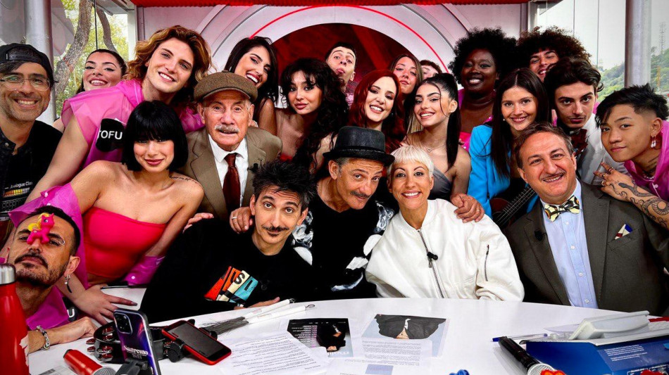 Fiorello, 'Amadeus al gran finale di Viva Rai2! il 10 maggio'