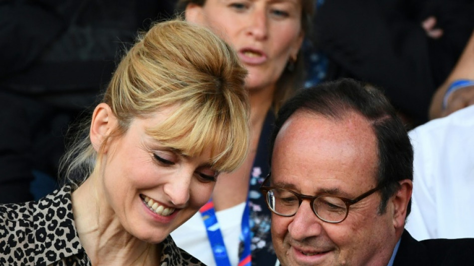 El expresidente francés Hollande se casa con la actriz Julie Gayet