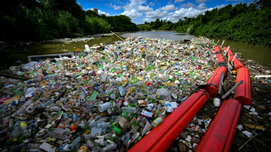 Wanda, la máquina que evita que toneladas de basura lleguen al mar en Panamá