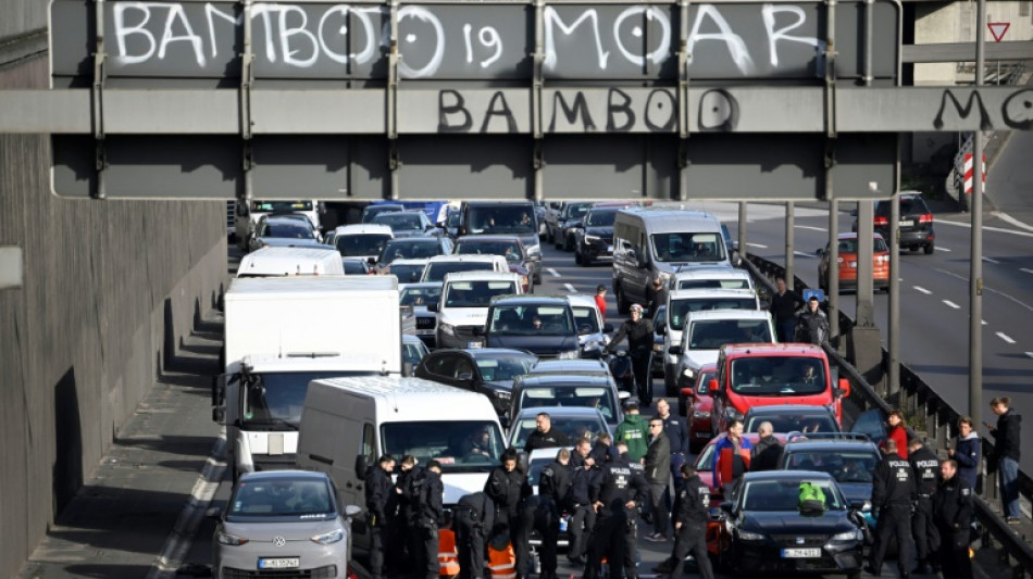 Mehr als 30 Blockaden von Klimaaktivisten der Letzten Generation in Berlin