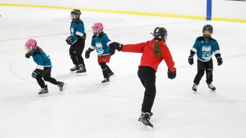 Women's hockey struggling in Canada