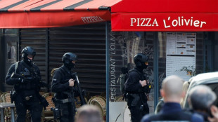 Issy-les-Moulineaux: l'homme retranché dans une pizzeria arrêté, ses otages libérés