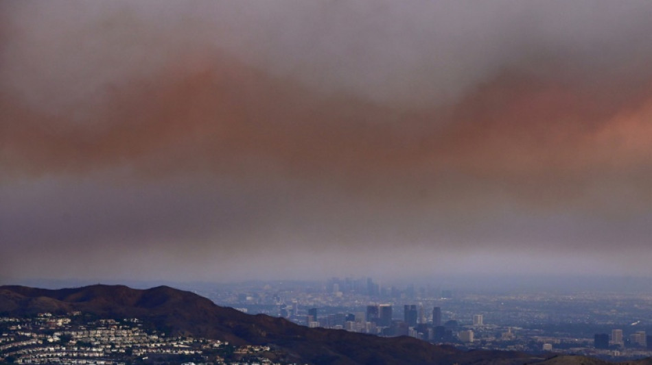 Brände in Los Angeles: Behörden warnen Einwohner vor Verlassen ihrer Wohnungen