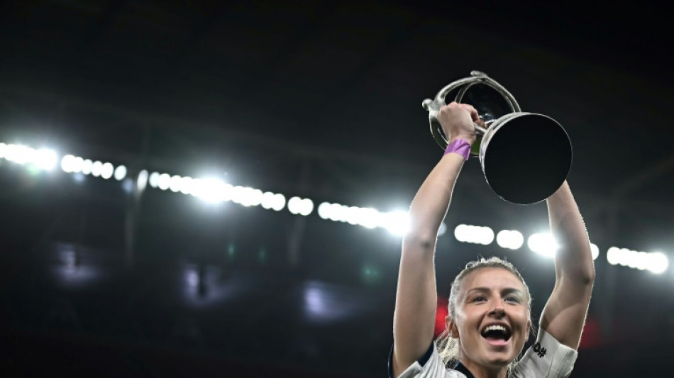 Capitã da Inglaterra Leah Williamson sofre lesão e está fora da Copa do Mundo Feminina