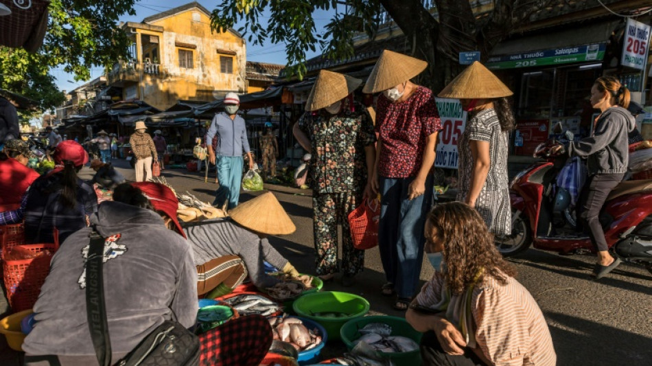 Vietnam: un barman arrêté pour avoir tué deux touristes avec du limoncello frelaté