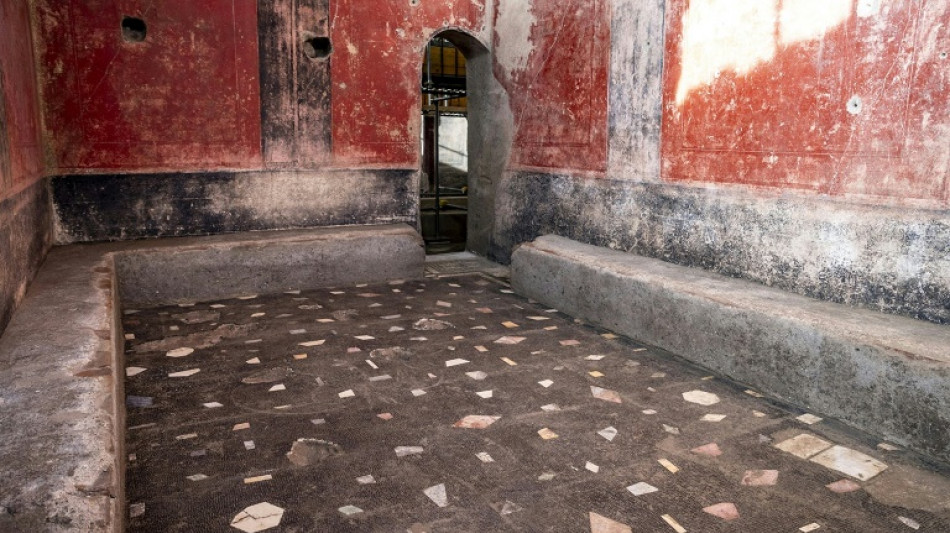 Pompeii reveals 'impressive' bath complex