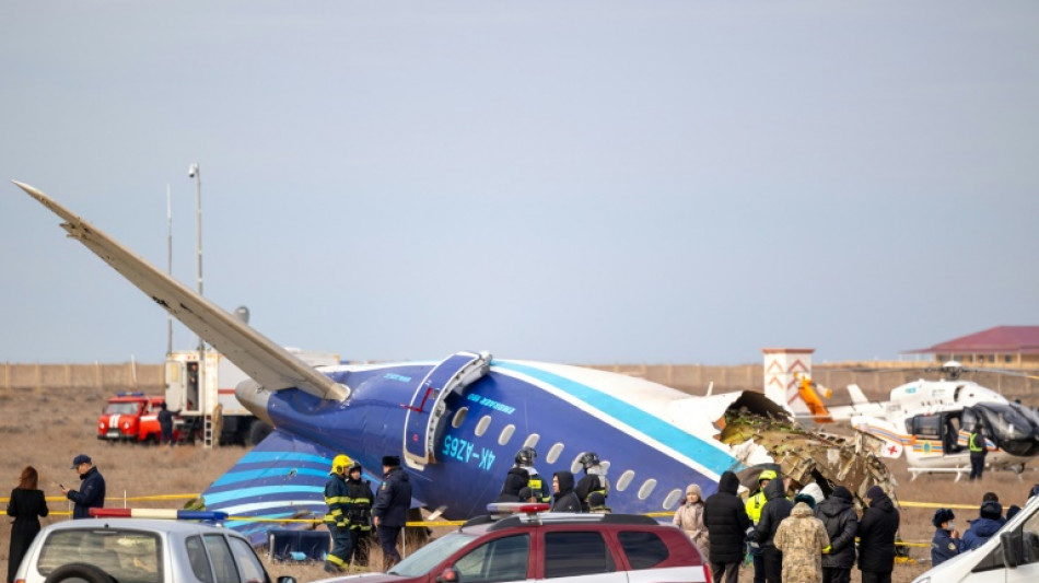 'Objetos externos' podem ter atingido avião da Azerbaijan Airlines antes de cair