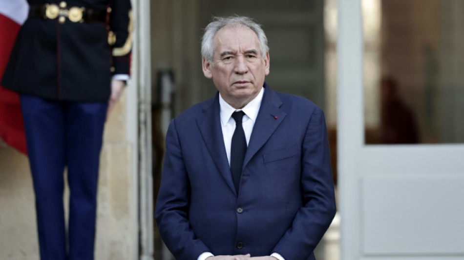 Bayrou lance la concertation sur les retraites, ses modalités déjà disputées