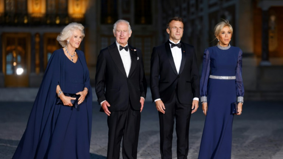 Carlos III, invitado de honor en Versalles en su primera visita a Francia como rey