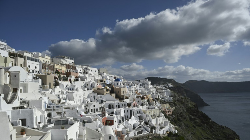 Grèce: nouvelles secousses sismiques au large de Santorin, dont l'une supérieure à 5