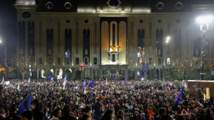 Géorgie: la police tente de disperser des milliers de manifestants pro-UE