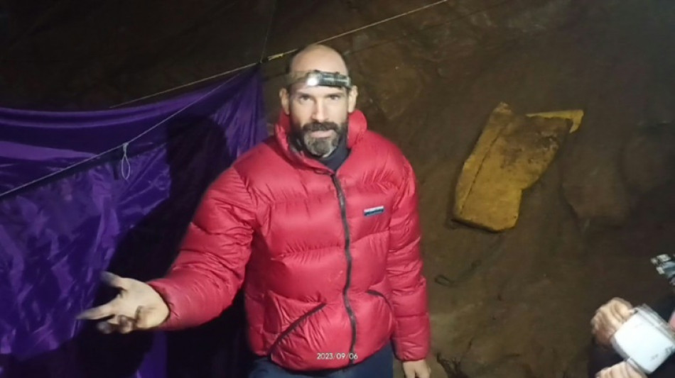 Trapped US explorer nears rescue from deep Turkish cave