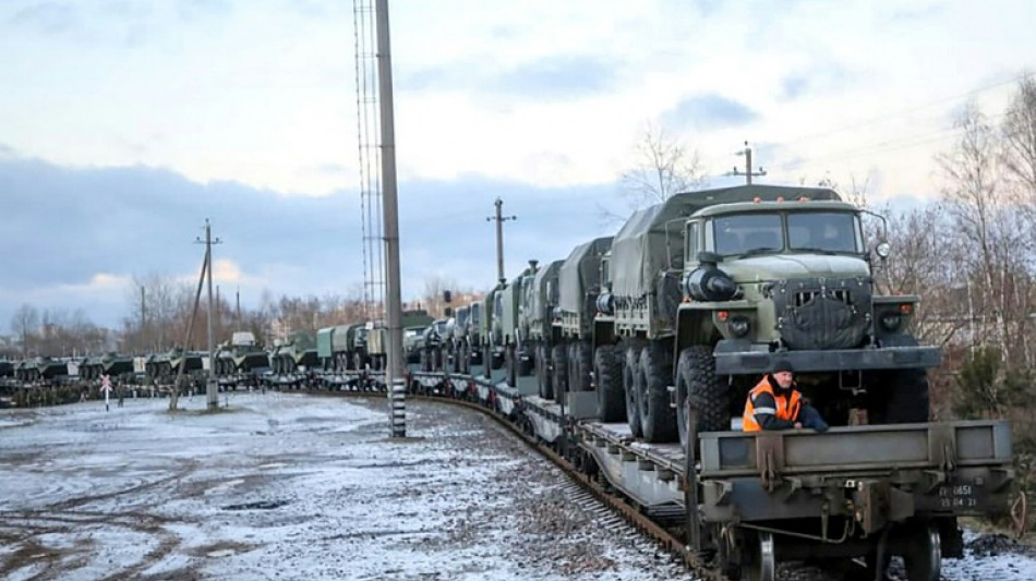 EEUU dice a las familias de sus empleados en Bielorrusia que dejen el país