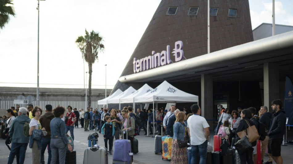 Un nuevo registro de viajeros solivianta al sector turístico en España